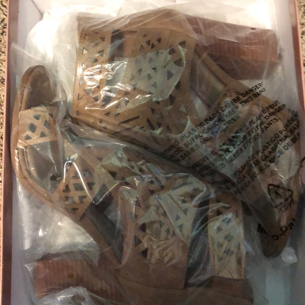 Fergie Sandals